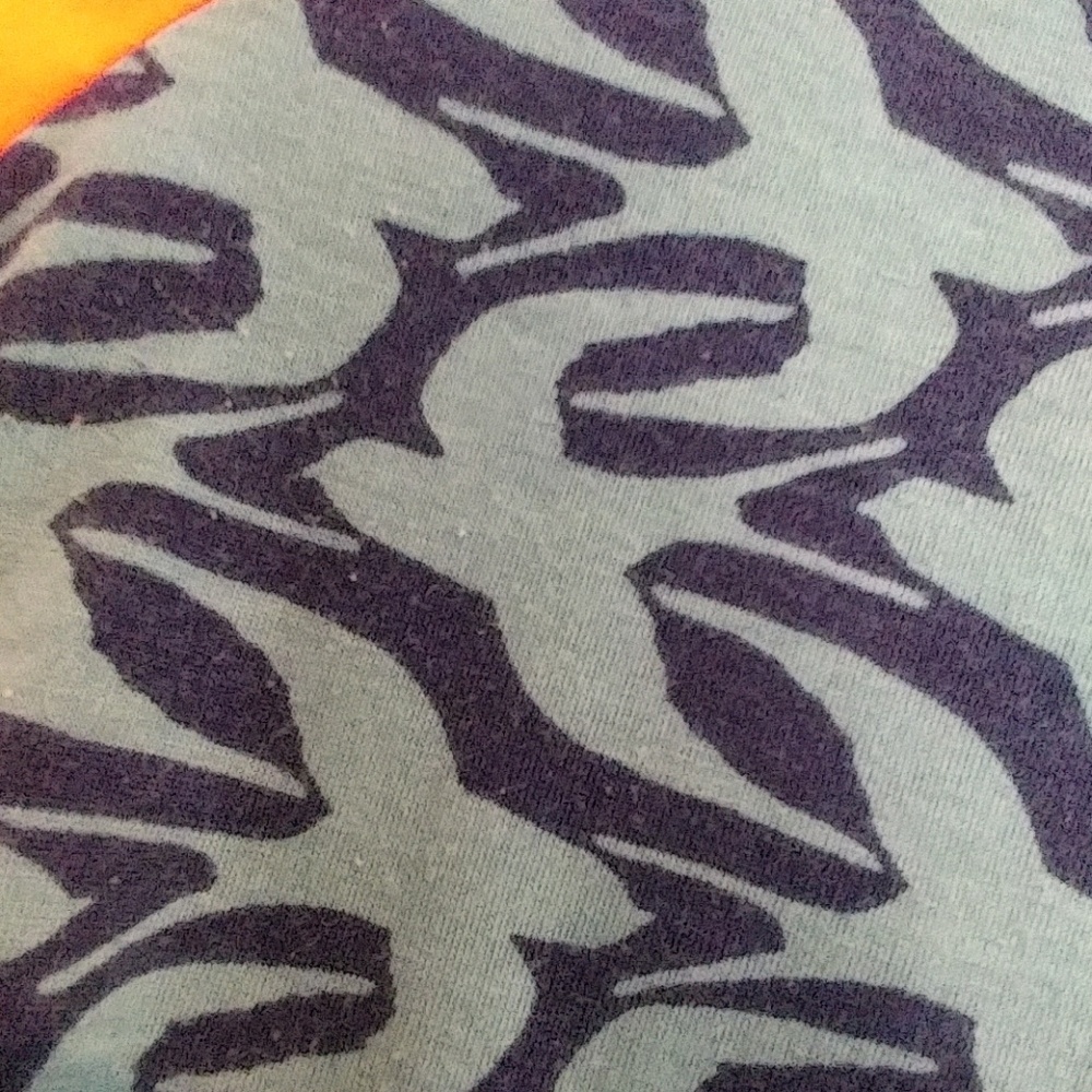 Lularoe Vintage Randy - Picture 3 of 3